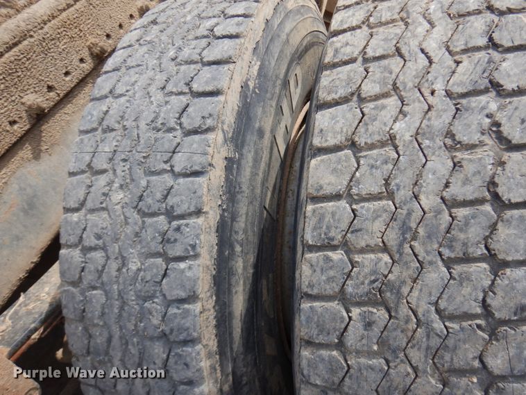 image for item IT9404 1987 Freightliner FLC-64T  semi truck