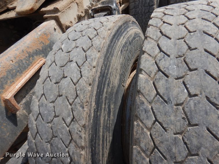 image for item IT9404 1987 Freightliner FLC-64T  semi truck