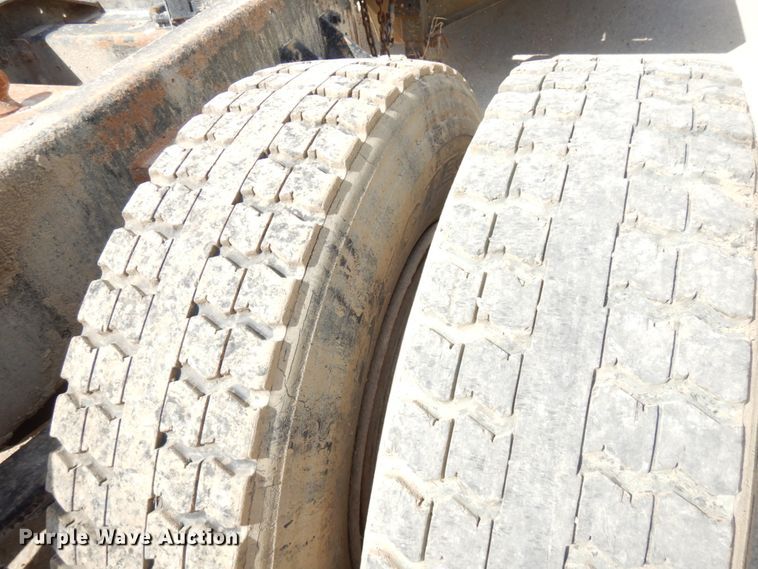 image for item IT9404 1987 Freightliner FLC-64T  semi truck