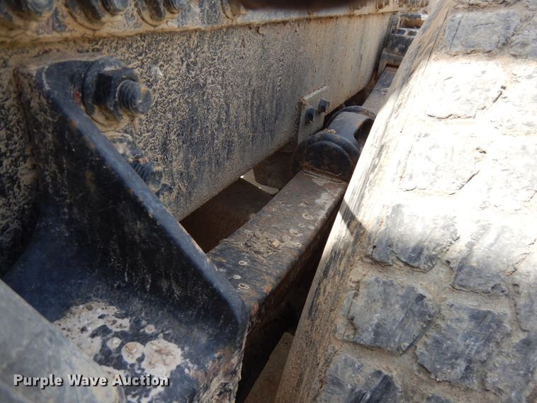 image for item IT9404 1987 Freightliner FLC-64T  semi truck