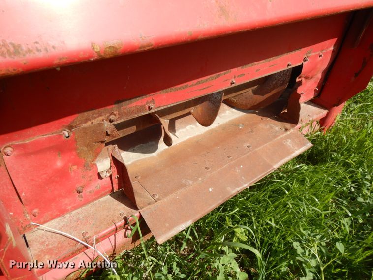 image for item IT9407 Case 1063  corn head