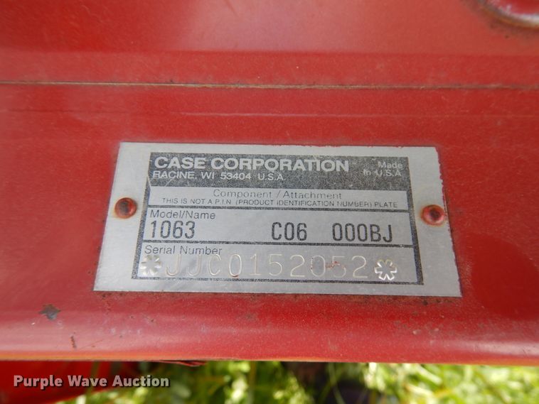 image for item IT9407 Case 1063  corn head