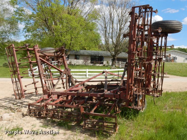 image for item IT9409 Ber-vac  field cultivator