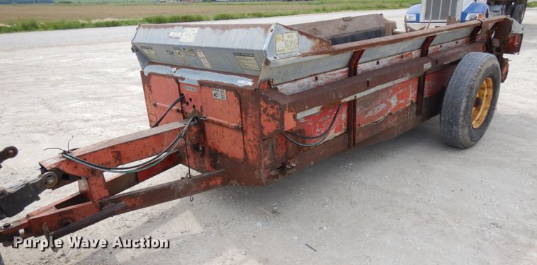 image for item IT9443 H&S 270  manure spreader