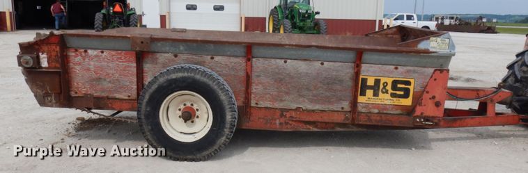 image for item IT9443 H&S 270  manure spreader