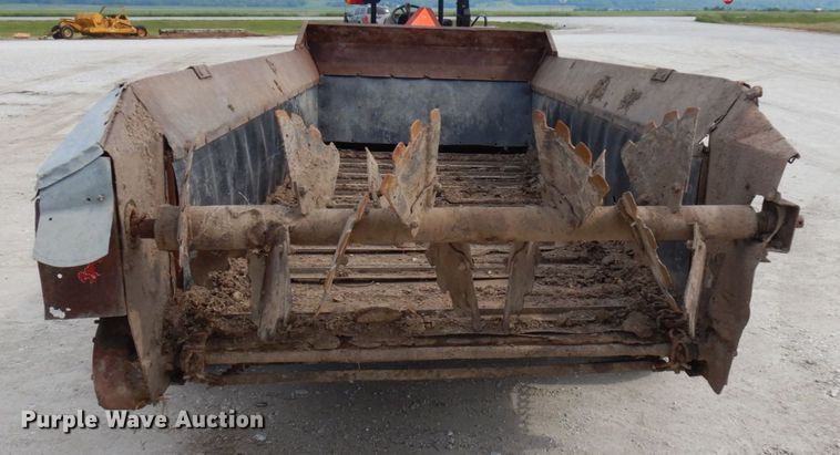 image for item IT9443 H&S 270  manure spreader