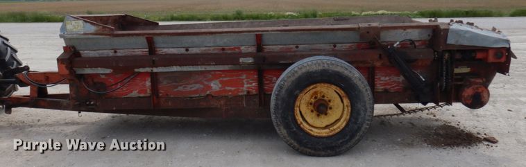 image for item IT9443 H&S 270  manure spreader