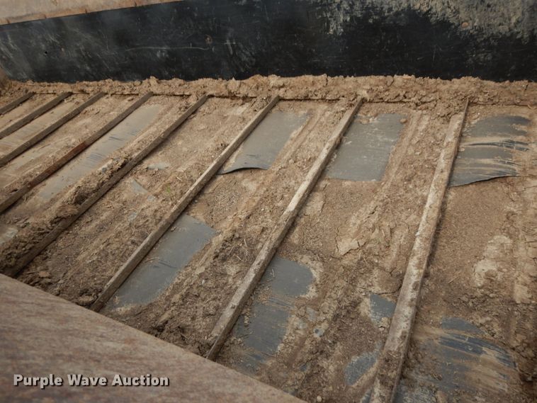 image for item IT9443 H&S 270  manure spreader