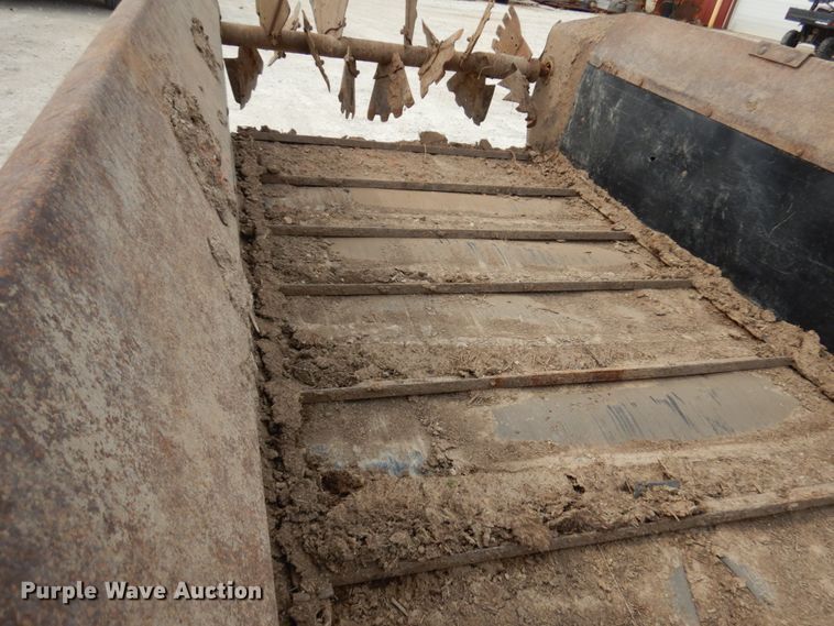 image for item IT9443 H&S 270  manure spreader