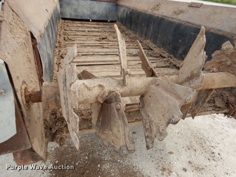 image for item IT9443 H&S 270  manure spreader