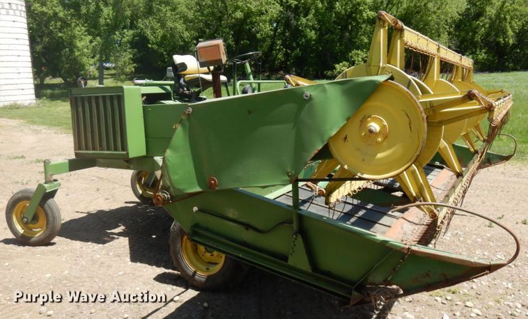 image for item IT9463 1978 John Deere 800  windrower
