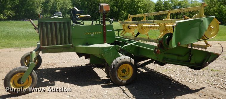 image for item IT9463 1978 John Deere 800  windrower