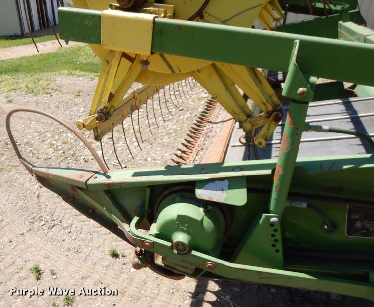 image for item IT9463 1978 John Deere 800  windrower