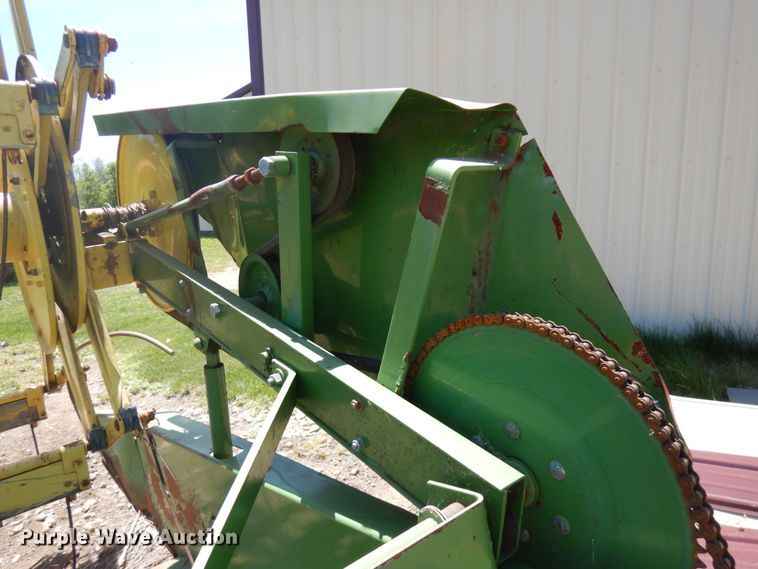 image for item IT9463 1978 John Deere 800  windrower