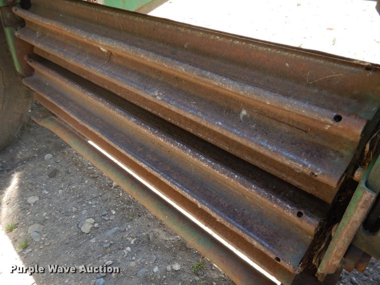 image for item IT9463 1978 John Deere 800  windrower