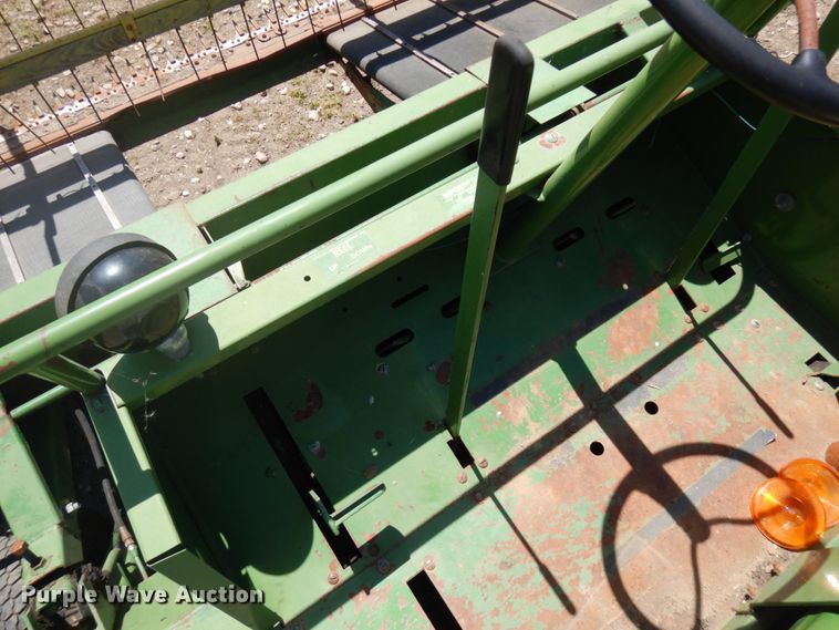 image for item IT9463 1978 John Deere 800  windrower