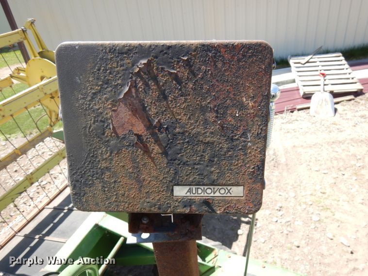 image for item IT9463 1978 John Deere 800  windrower