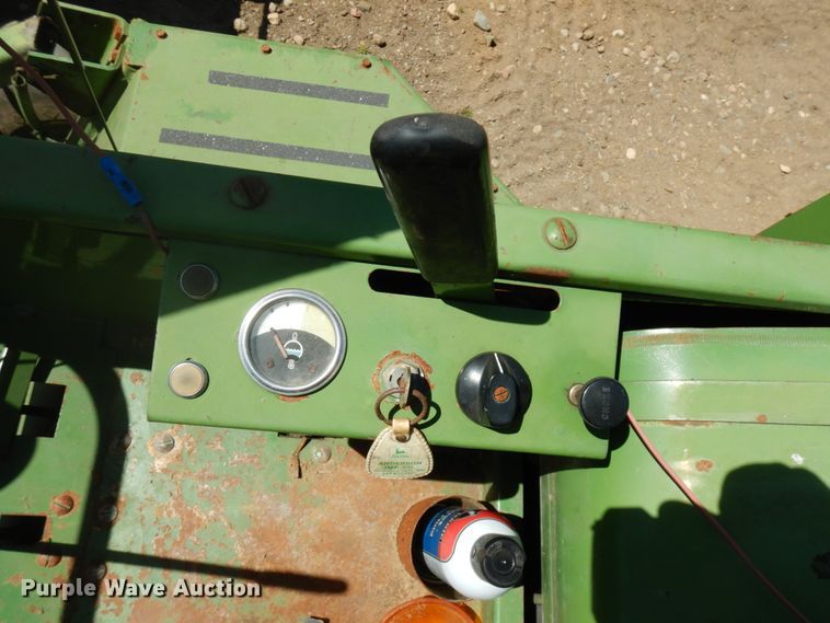 image for item IT9463 1978 John Deere 800  windrower