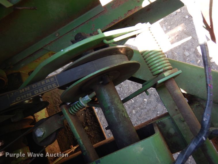 image for item IT9463 1978 John Deere 800  windrower