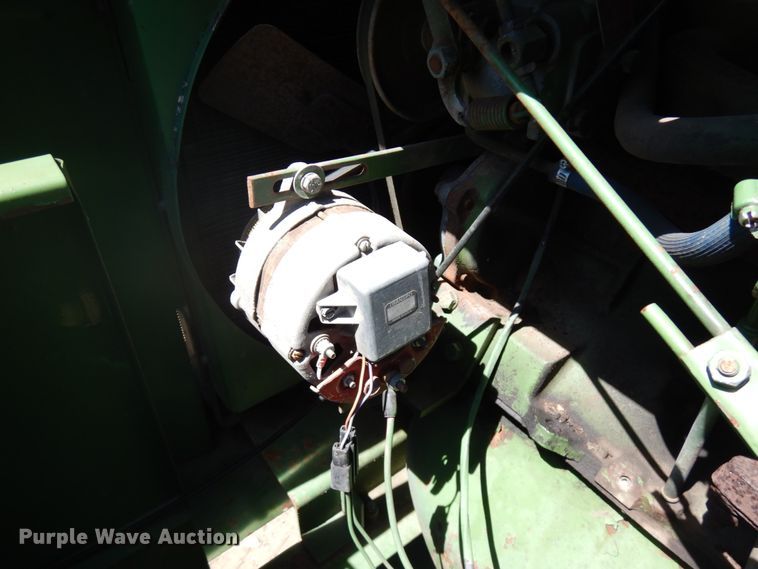 image for item IT9463 1978 John Deere 800  windrower