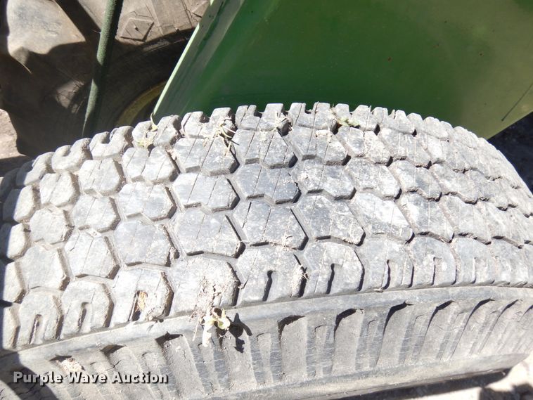 image for item IT9463 1978 John Deere 800  windrower