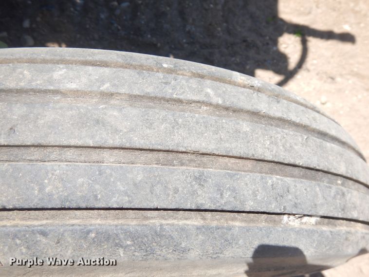 image for item IT9463 1978 John Deere 800  windrower