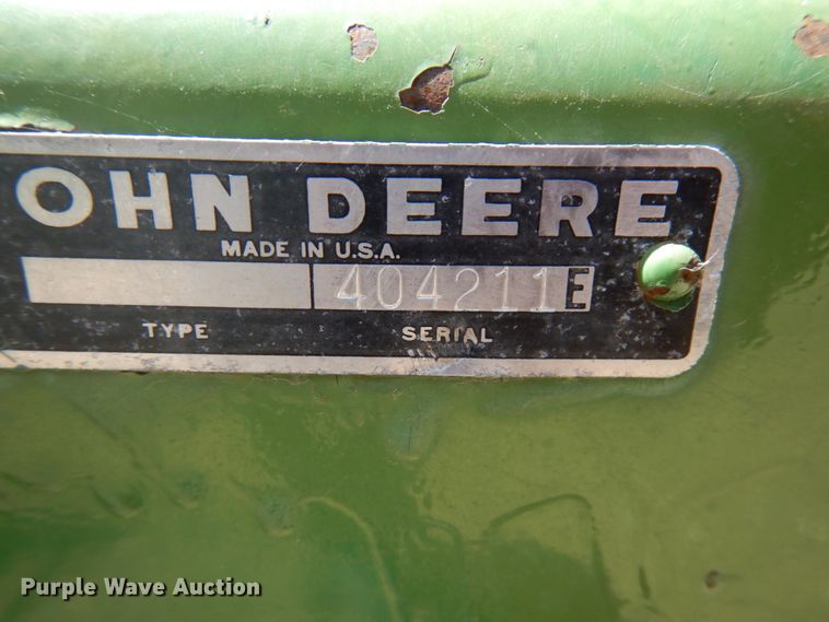 image for item IT9463 1978 John Deere 800  windrower