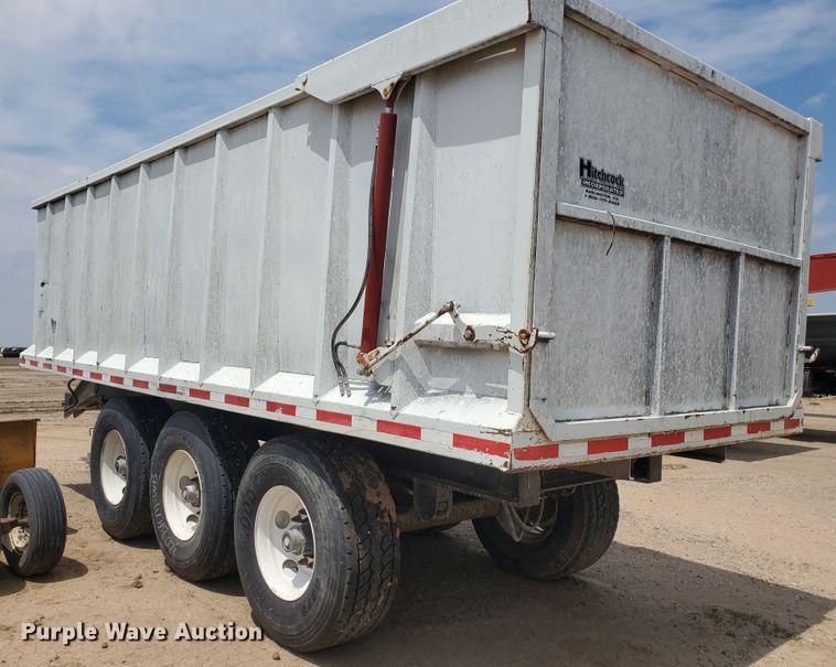image for item IU9532 2011 Hitchcock FLT22  feedlot tender trailer