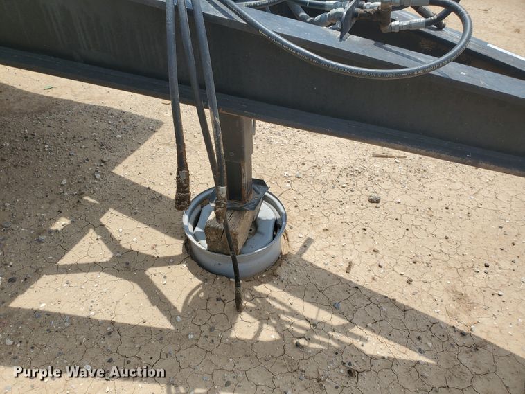 image for item IU9532 2011 Hitchcock FLT22  feedlot tender trailer