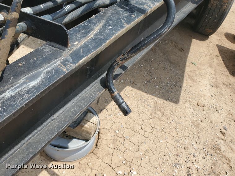 image for item IU9532 2011 Hitchcock FLT22  feedlot tender trailer