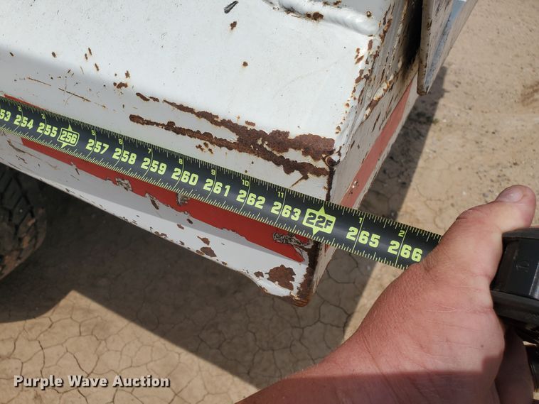 image for item IU9532 2011 Hitchcock FLT22  feedlot tender trailer