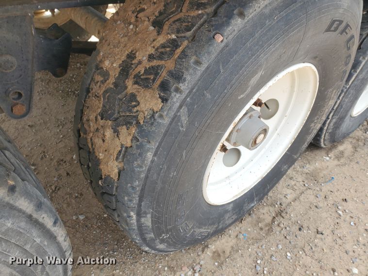 image for item IU9532 2011 Hitchcock FLT22  feedlot tender trailer