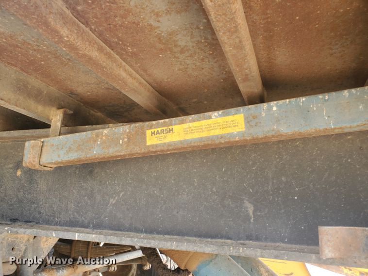 image for item IU9532 2011 Hitchcock FLT22  feedlot tender trailer