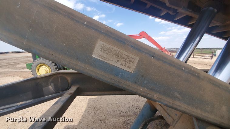 image for item IU9532 2011 Hitchcock FLT22  feedlot tender trailer