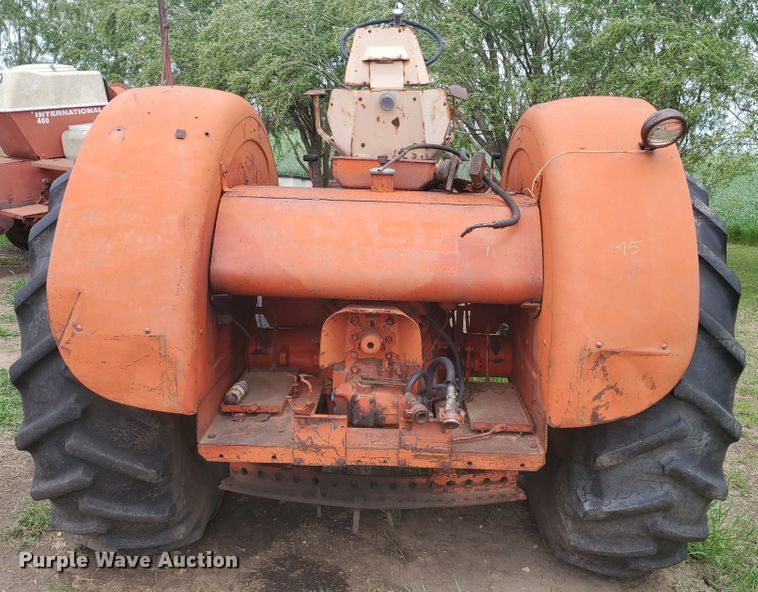 image for item IU9544 1963 Case 930 Comfort King  tractor