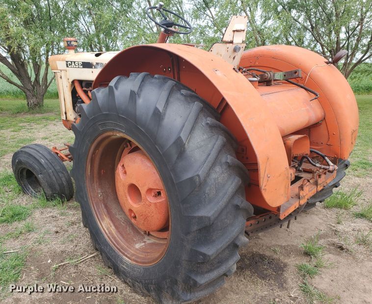 image for item IU9544 1963 Case 930 Comfort King  tractor
