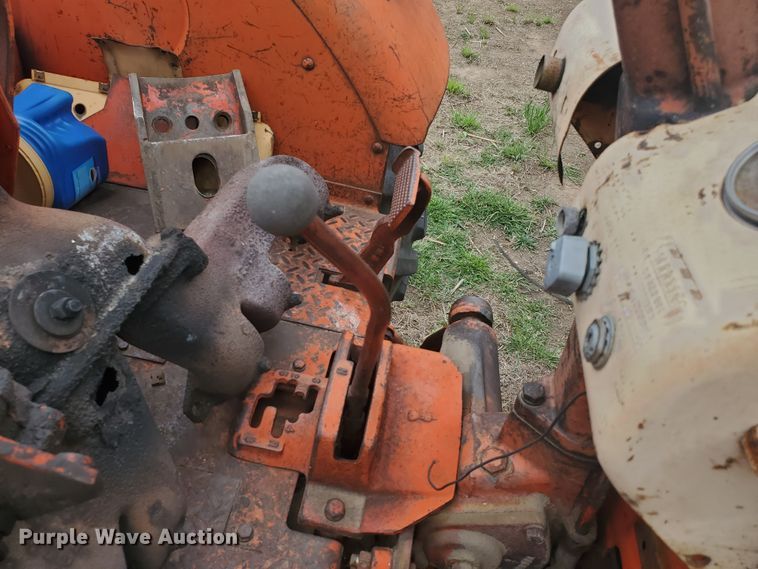 image for item IU9544 1963 Case 930 Comfort King  tractor