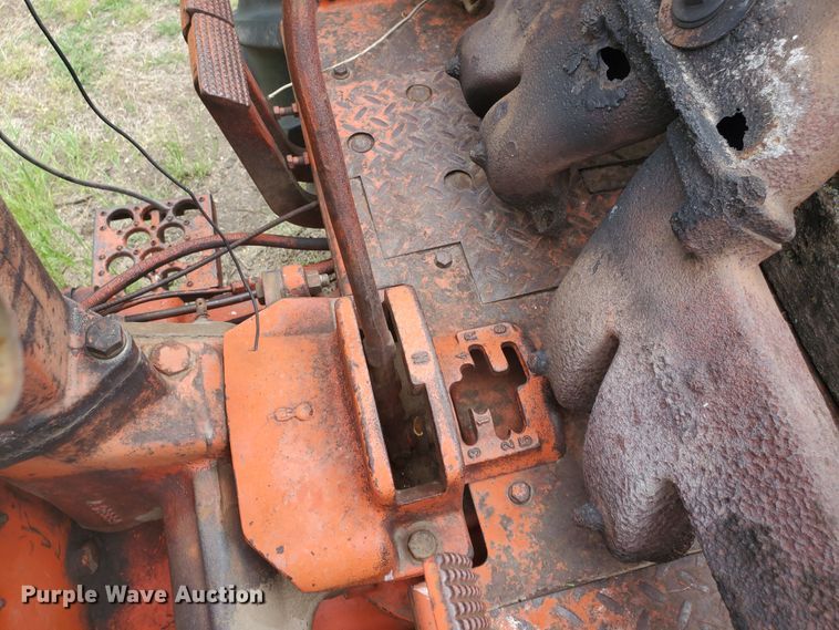 image for item IU9544 1963 Case 930 Comfort King  tractor