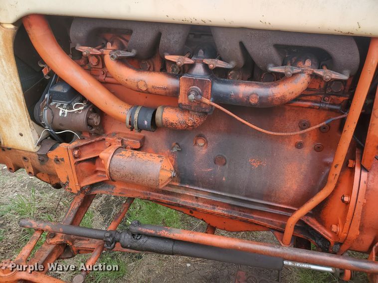 image for item IU9544 1963 Case 930 Comfort King  tractor