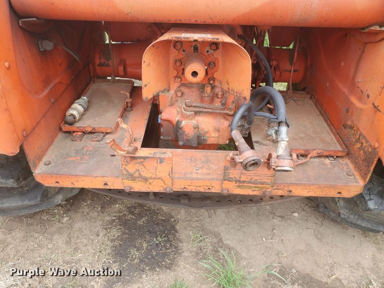 image for item IU9544 1963 Case 930 Comfort King  tractor