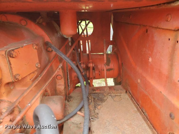 image for item IU9544 1963 Case 930 Comfort King  tractor