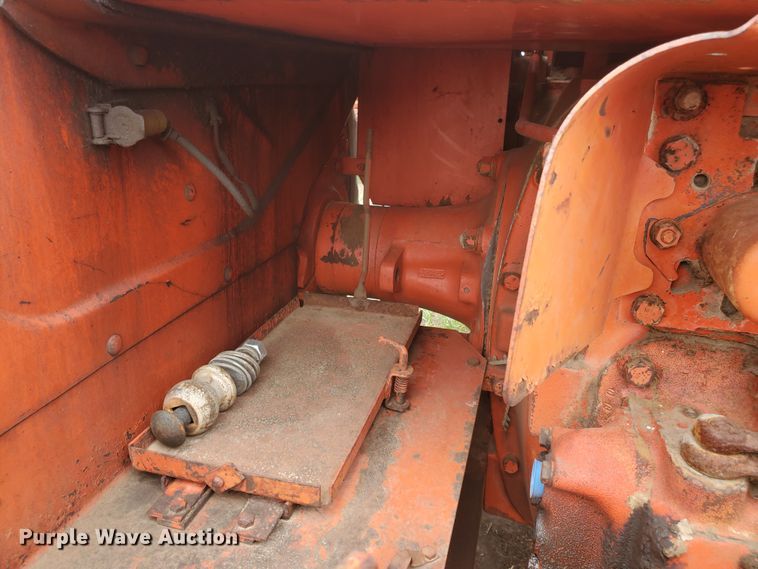 image for item IU9544 1963 Case 930 Comfort King  tractor