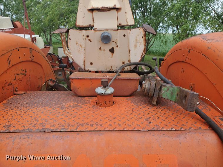 image for item IU9544 1963 Case 930 Comfort King  tractor