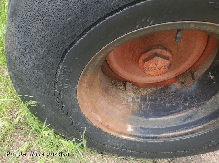 image for item IU9544 1963 Case 930 Comfort King  tractor