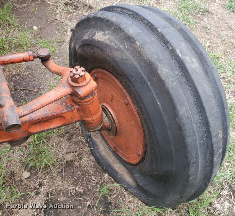 image for item IU9544 1963 Case 930 Comfort King  tractor