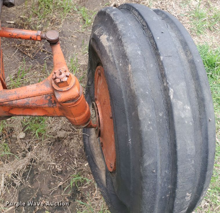 image for item IU9544 1963 Case 930 Comfort King  tractor