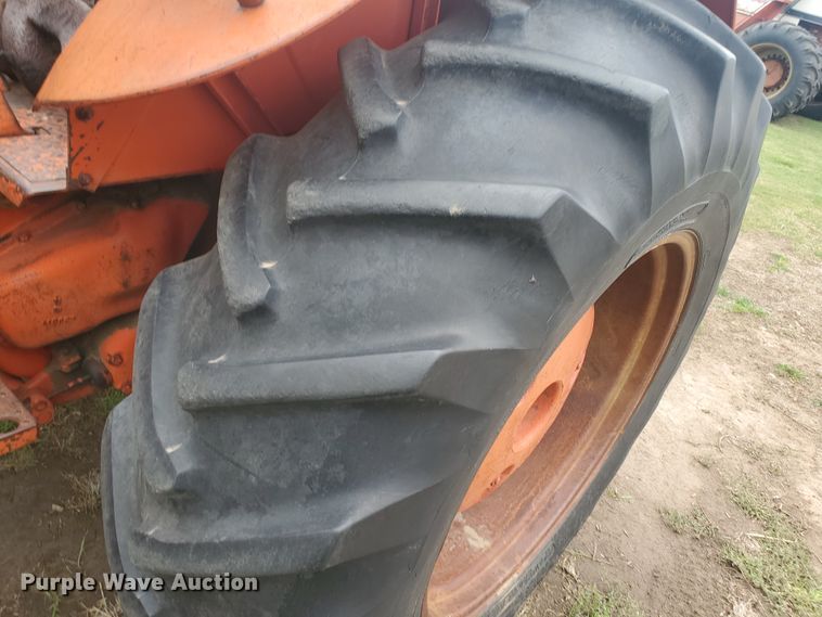 image for item IU9544 1963 Case 930 Comfort King  tractor