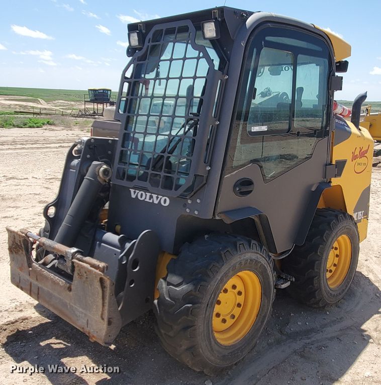 image for item IX9925 2014 Volvo MC 115C  skid steer loader