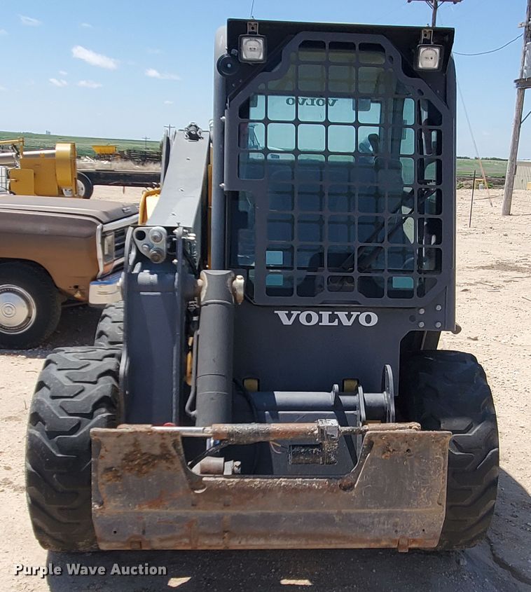 image for item IX9925 2014 Volvo MC 115C  skid steer loader