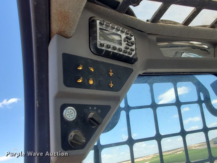 image for item IX9925 2014 Volvo MC 115C  skid steer loader